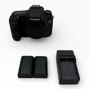 Canon EOS 7D 18.0MP Digital SLR DSLR Camera